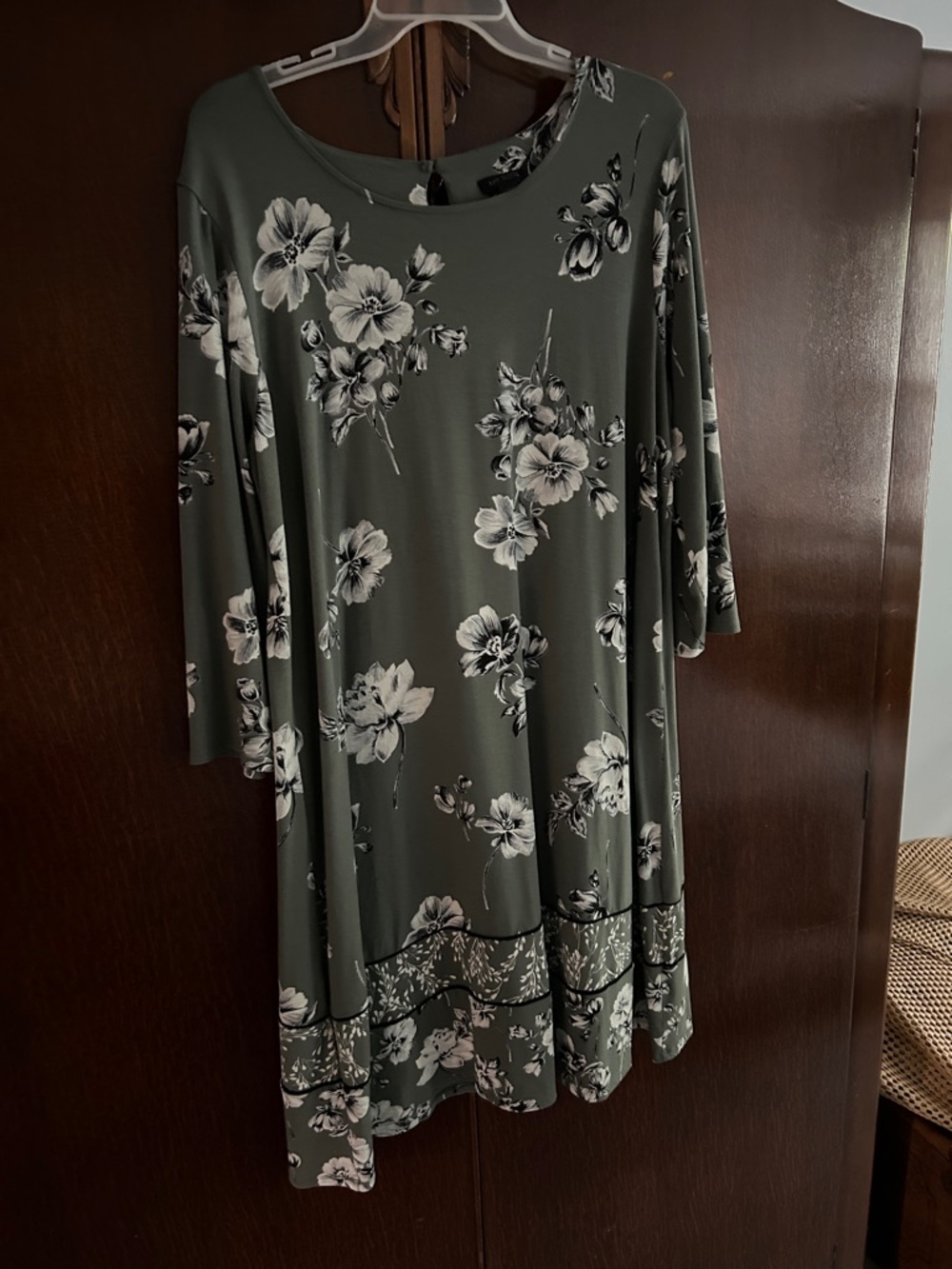 J. Jill Olive Green Floral Top with White Leaf Print